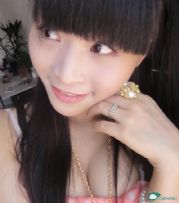 90后女子叫板柳岩，都看看下够格没。我看还行