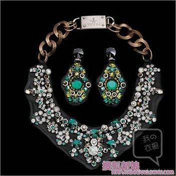 普拉达也出廉价珠宝了4