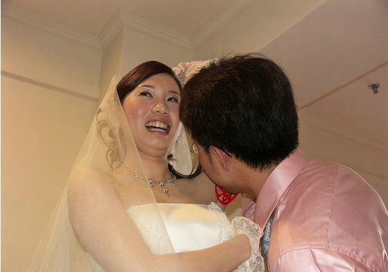 朋友新婚闹洞房实拍13