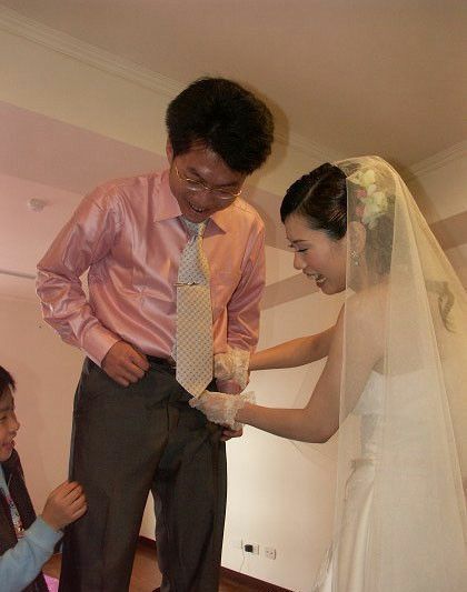 朋友新婚闹洞房实拍16