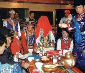 蒙古族习俗抢婚和聘婚4