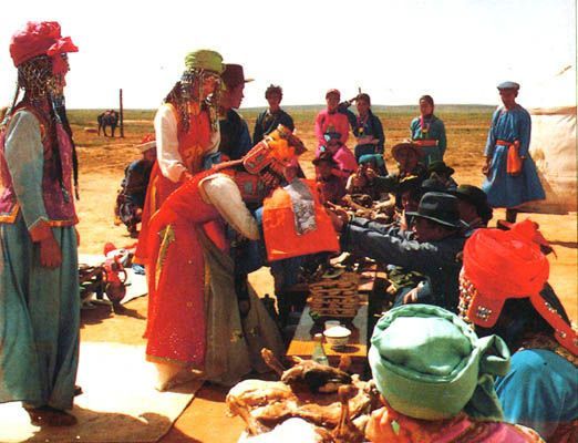 蒙古族习俗抢婚和聘婚5