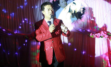 时尚婚礼上的司仪致辞