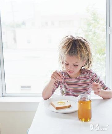 宝宝咳嗽不吃药喝蜂蜜就能好
