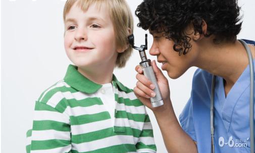 小虫进孩子耳朵