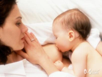 喂奶姿势不当会导致宝宝中耳炎