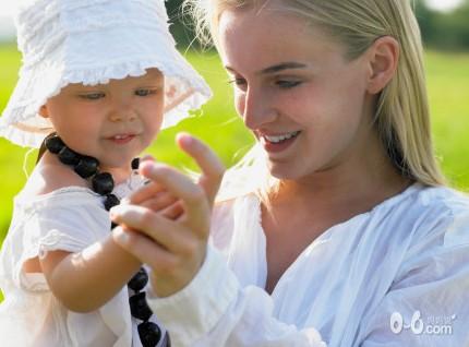 揭秘宝宝4大奇怪行为