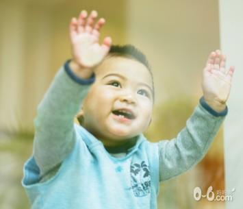 揭秘宝宝4大奇怪行为