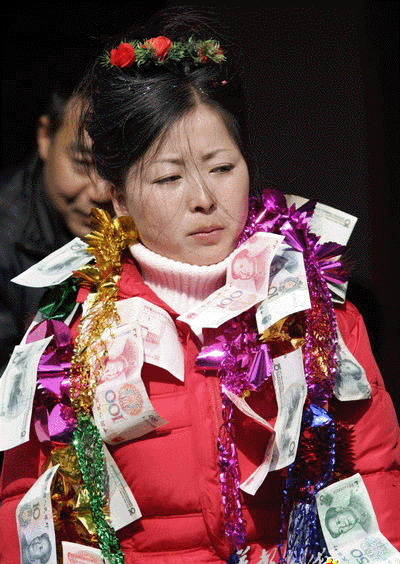 雷人的人民币结婚礼服1