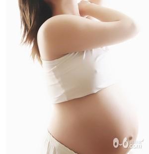 大揭秘:胎儿为何能在妈妈的羊水里生存?