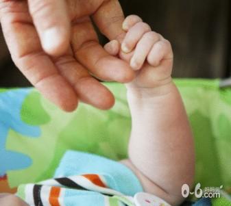 小事让1-3岁宝宝有双小巧手