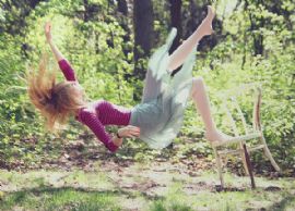 漂浮少女扑街少女都过时了，这里是【抗摔少女】