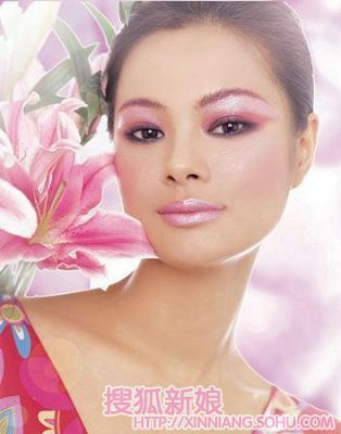 今年最流行的红色婚礼妆1