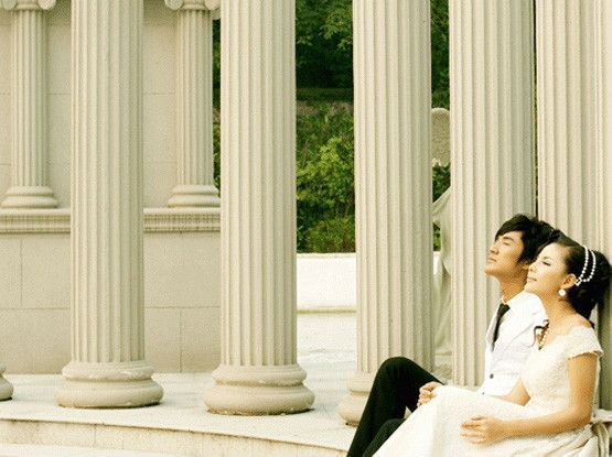 广岛之恋风格的唯美婚纱摄影图片1