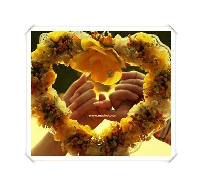 深情的小夫妻结婚摄影照片欣赏10