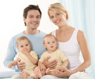 双胞胎宝宝:不做复制品