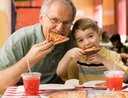 教你如何应对幼儿&ldquo;餐厅兴奋症&rdquo;