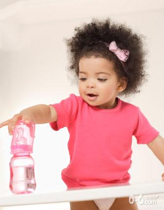 婴儿不适合喝矿泉水和纯净水