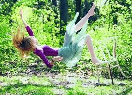 揭秘“抗摔少女”照片是怎样炼成的？