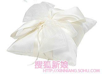 情谊枕出来 唯美婚戒枕3