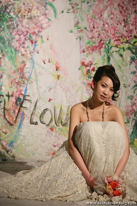 王微的非主流风格个性婚纱照7