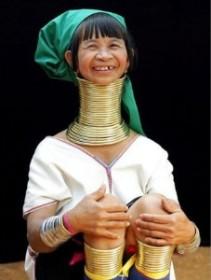 泰国长颈族女人脖子为什么那么长?_趣闻_博览