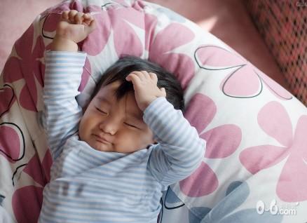 娃娃打呼噜 赶紧采取措施