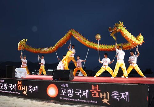 湛江龙狮团扬威韩国浦项国际烟花节_草根杂谈