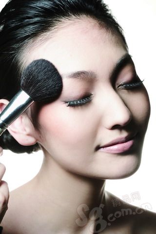 两个化妆捷径让新娘缺点变优点1