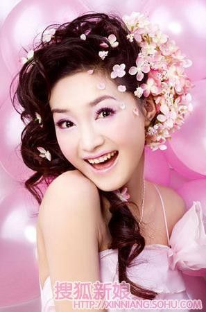 用色彩点缀新娘妆容1