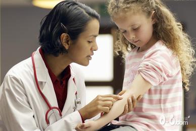 冬天宝宝皮肤瘙痒抓挠很危险