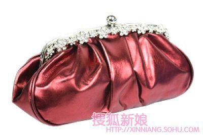 婚礼上新娘包包里必务物品1