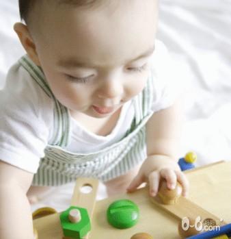 宝宝摔倒了，你会怎么办？