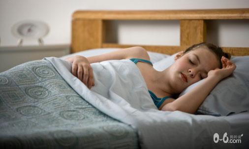 解决宝宝分床睡这个难题