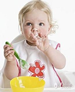 让宝宝爱上辅食的小窍门
