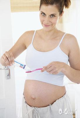 小心牙病成为孕期的“致命危机”