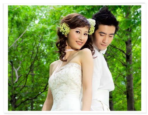 草地婚纱摄影欣赏5