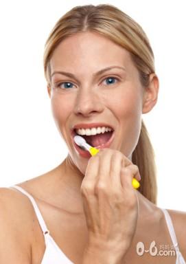 轻松搞定难对付的孕期口腔健康问题