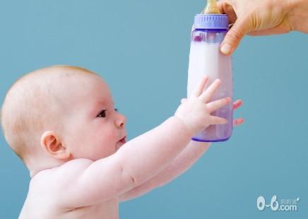 必学!0-9月宝宝手部训练游戏