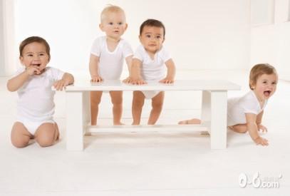 用正确的方法鼓励宝宝与人交往