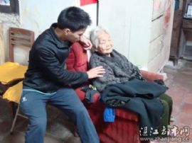 赤坎进社区，看望甘婆婆