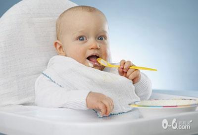 8个不良喂养习惯妈妈要改正