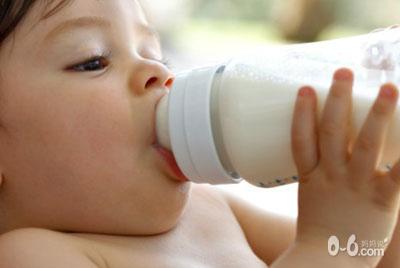 越喝越伤身的十种喝牛奶方式