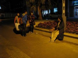 2011-12-31关爱被这个社会遗忘的角落活动第一小组汇报。---月下飞狼