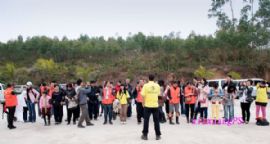 志愿者走进廉江横江坡小学