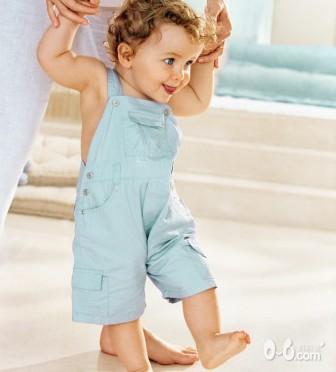 抓住宝宝学走路的五个阶段