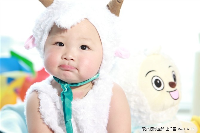 小蜜蜂与喜洋洋儿童照