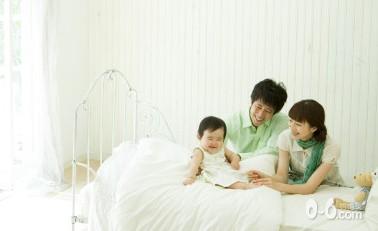 全职妈妈养育的利与弊