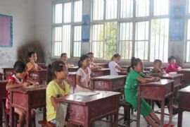 书声入万户，温情暖人心——湛江师范学院人文学院“两情湘粤”实践队在各班开展早读活动