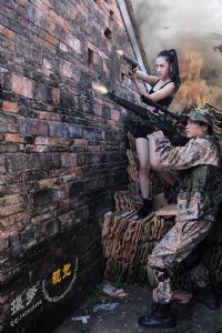 真人版<穿越火线>美女特工深入敌后